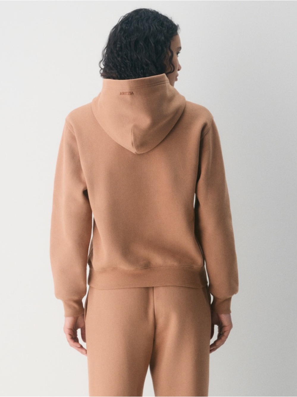 Aritzia Cozy Sweatfleece Perfect Hoodie Medium Chocolate Mousse NWT - Picture 5 of 8